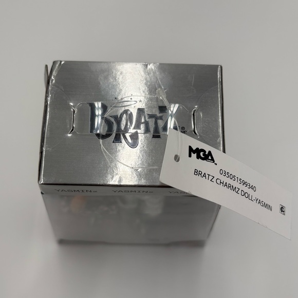 Bratz Charmz Yasmin Doll Silver Jumpsuit New In Box MGA Fashion Doll Gift - Picture 7 of 10